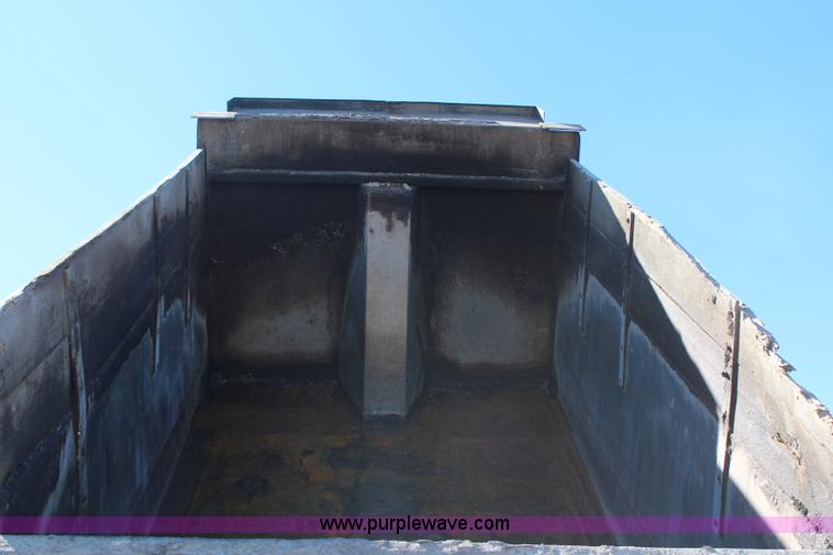 image for item H1311 1985 Ford LTL9000 dump truck