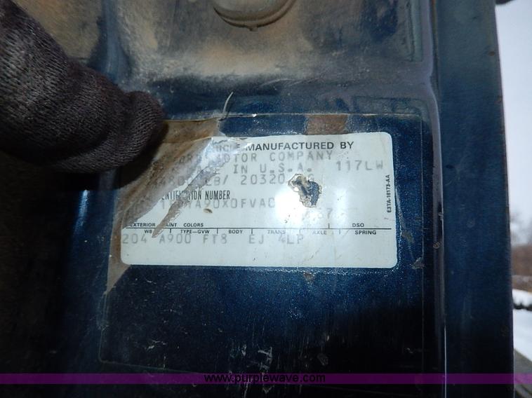 image for item H1311 1985 Ford LTL9000 dump truck