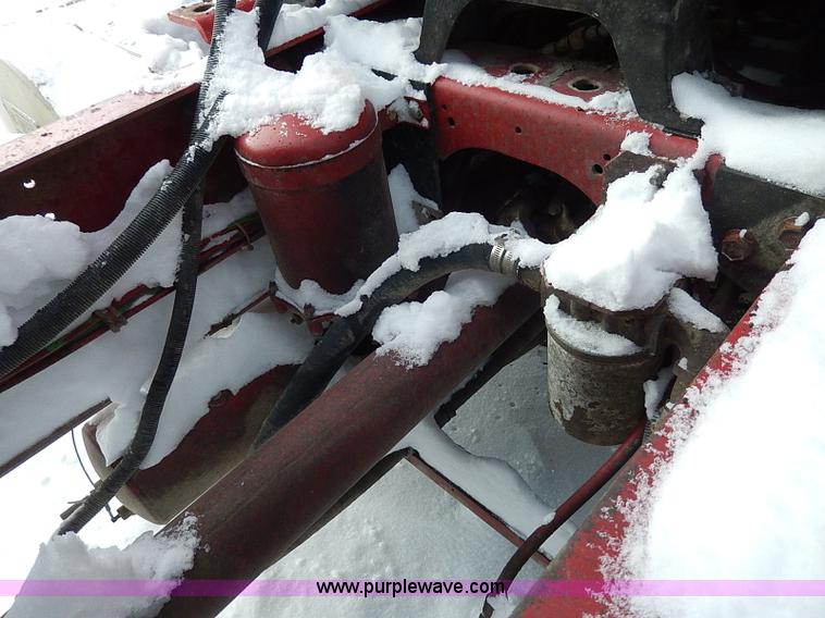 image for item H1312 1993 International 9200 semi truck