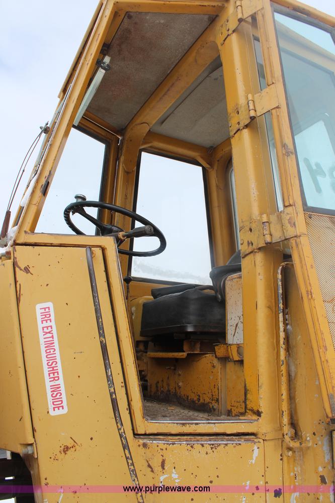 image for item H1313 1973 Caterpillar 930 wheel loader