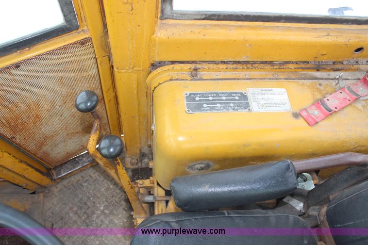 image for item H1313 1973 Caterpillar 930 wheel loader