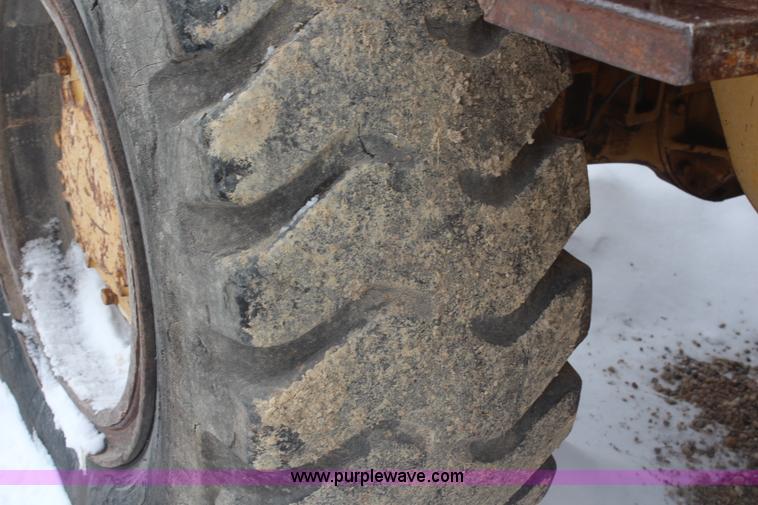image for item H1313 1973 Caterpillar 930 wheel loader