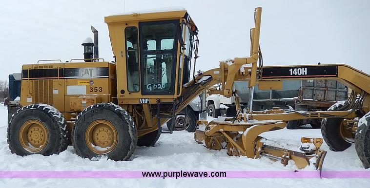 image for item H1314 1999 Caterpillar 140H articulated motor grader