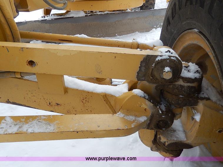 image for item H1314 1999 Caterpillar 140H articulated motor grader