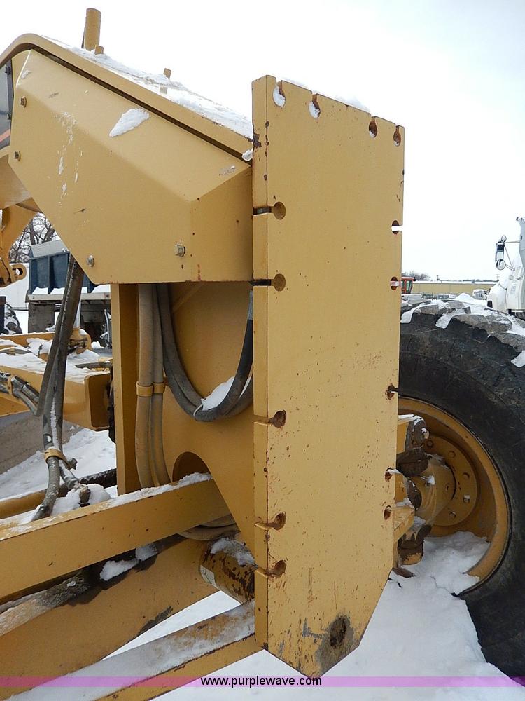 image for item H1314 1999 Caterpillar 140H articulated motor grader