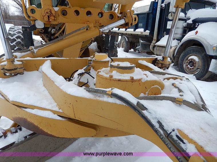 image for item H1314 1999 Caterpillar 140H articulated motor grader