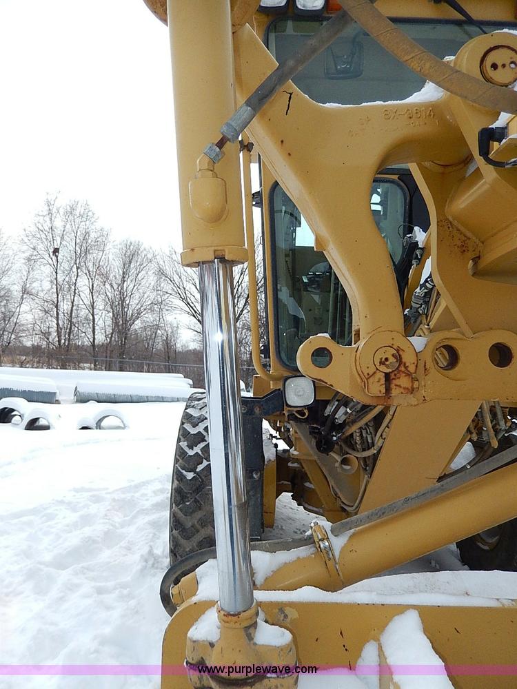 image for item H1314 1999 Caterpillar 140H articulated motor grader