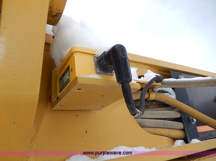 image for item H1314 1999 Caterpillar 140H articulated motor grader