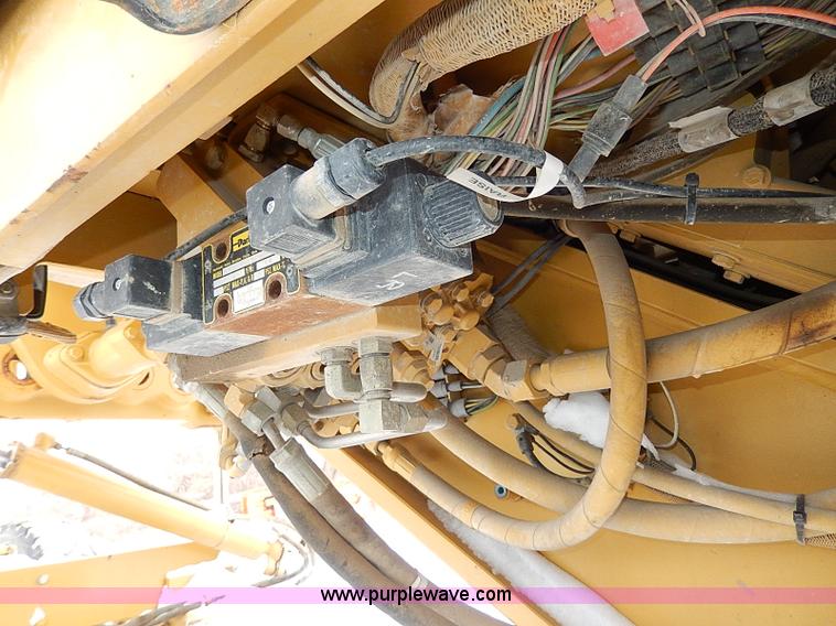 image for item H1314 1999 Caterpillar 140H articulated motor grader