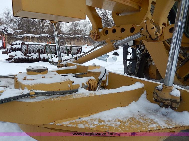 image for item H1314 1999 Caterpillar 140H articulated motor grader