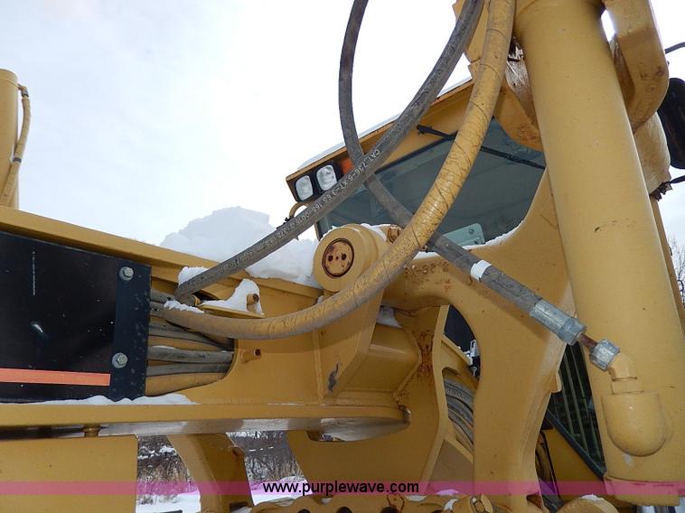 image for item H1314 1999 Caterpillar 140H articulated motor grader