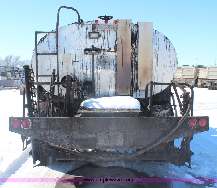 image for item H1328 1988 Ford Cargo 8000 oil distribution truck