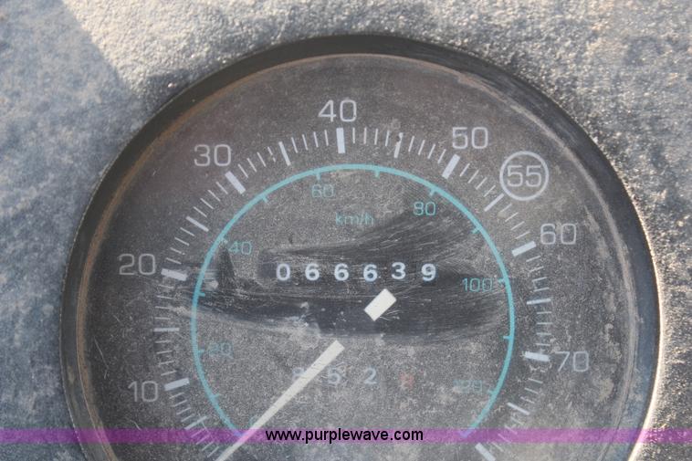 image for item H1328 1988 Ford Cargo 8000 oil distribution truck