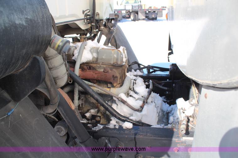 image for item H1328 1988 Ford Cargo 8000 oil distribution truck