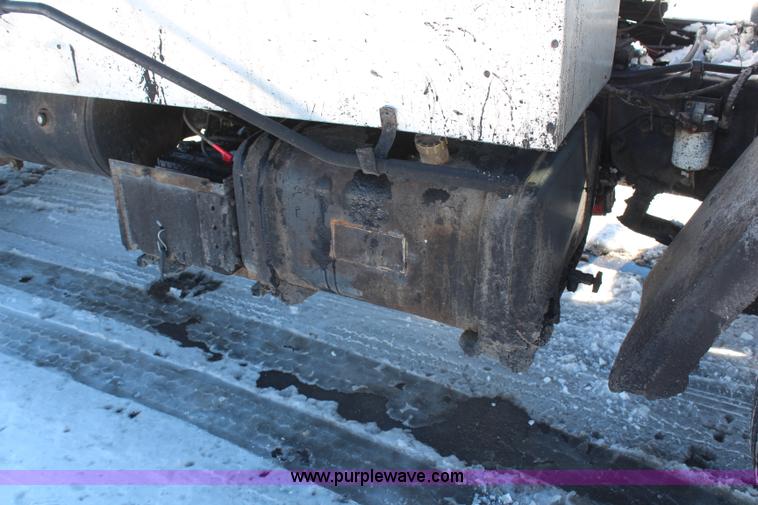 image for item H1328 1988 Ford Cargo 8000 oil distribution truck