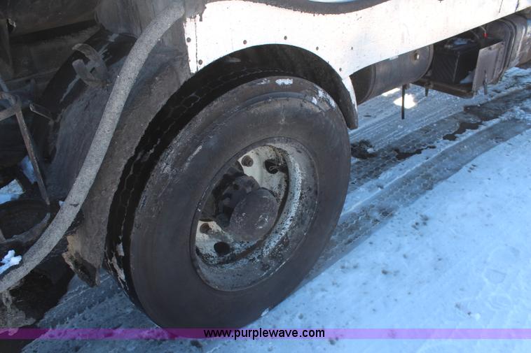 image for item H1328 1988 Ford Cargo 8000 oil distribution truck