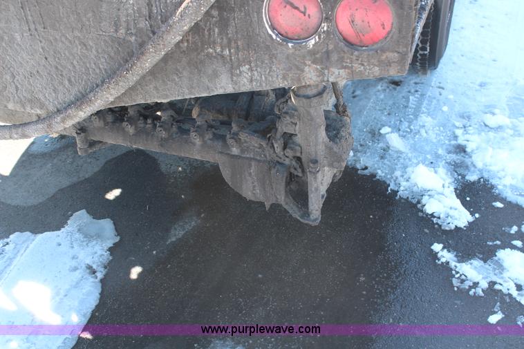 image for item H1328 1988 Ford Cargo 8000 oil distribution truck