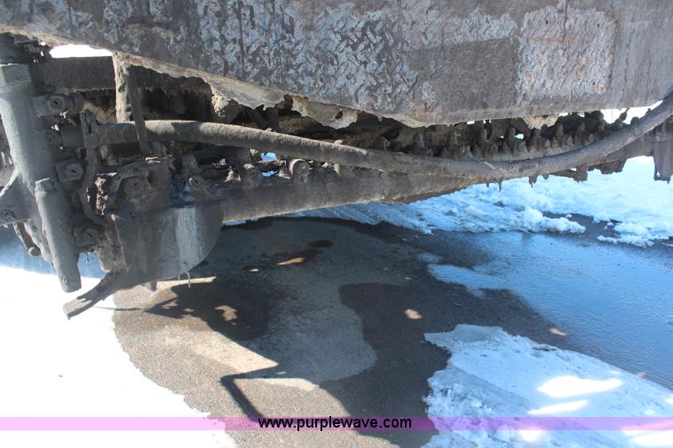 image for item H1328 1988 Ford Cargo 8000 oil distribution truck