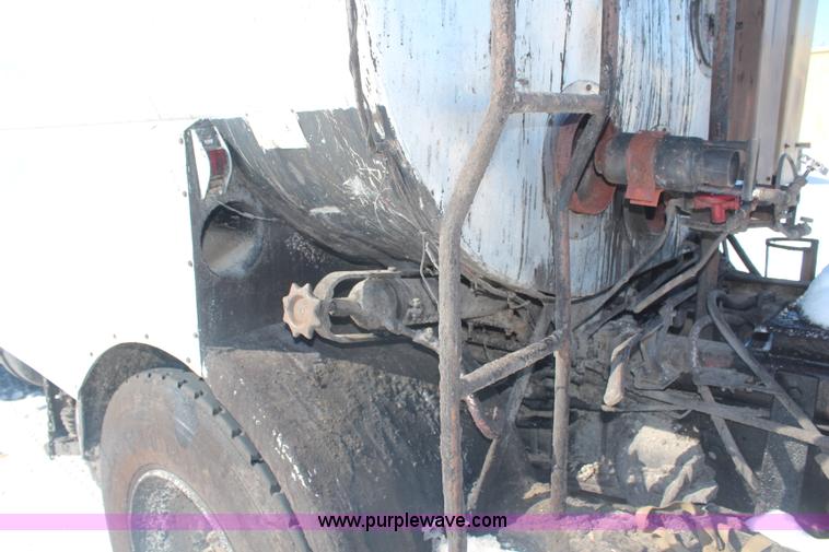 image for item H1328 1988 Ford Cargo 8000 oil distribution truck