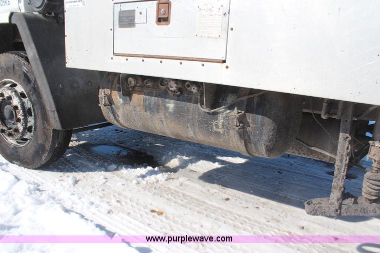 image for item H1328 1988 Ford Cargo 8000 oil distribution truck