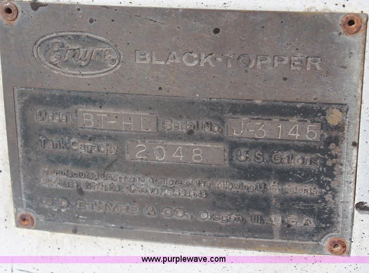 image for item H1328 1988 Ford Cargo 8000 oil distribution truck