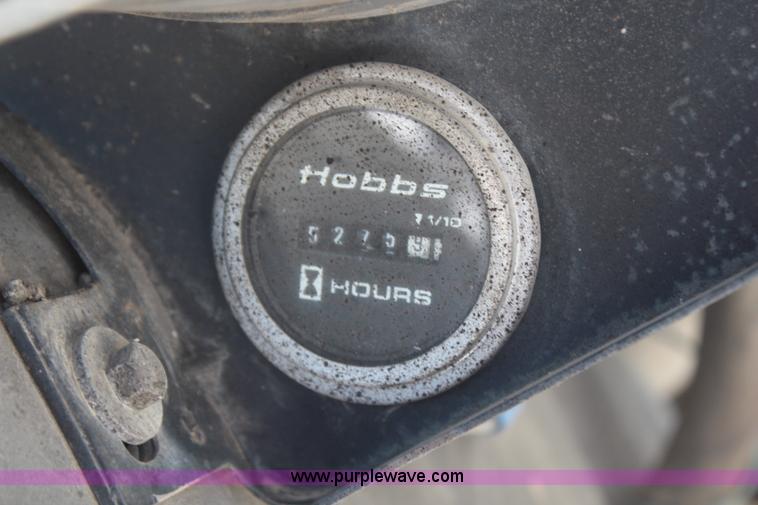 image for item H1328 1988 Ford Cargo 8000 oil distribution truck