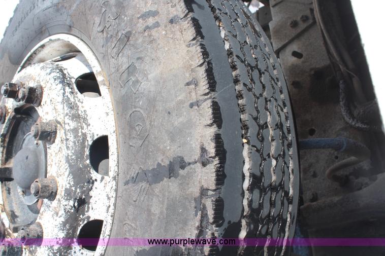 image for item H1328 1988 Ford Cargo 8000 oil distribution truck