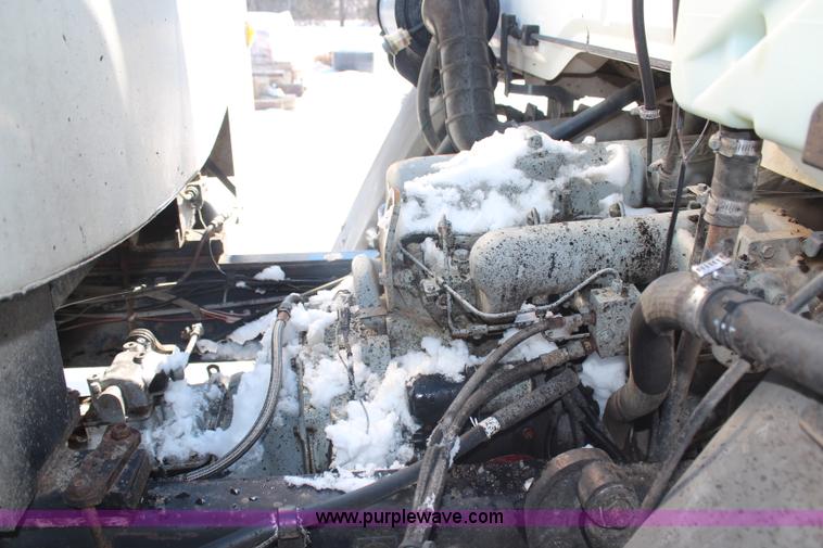 image for item H1328 1988 Ford Cargo 8000 oil distribution truck