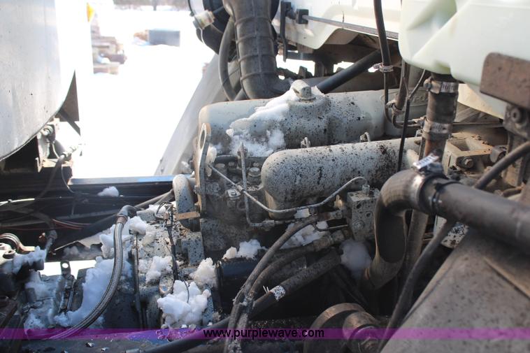 image for item H1328 1988 Ford Cargo 8000 oil distribution truck