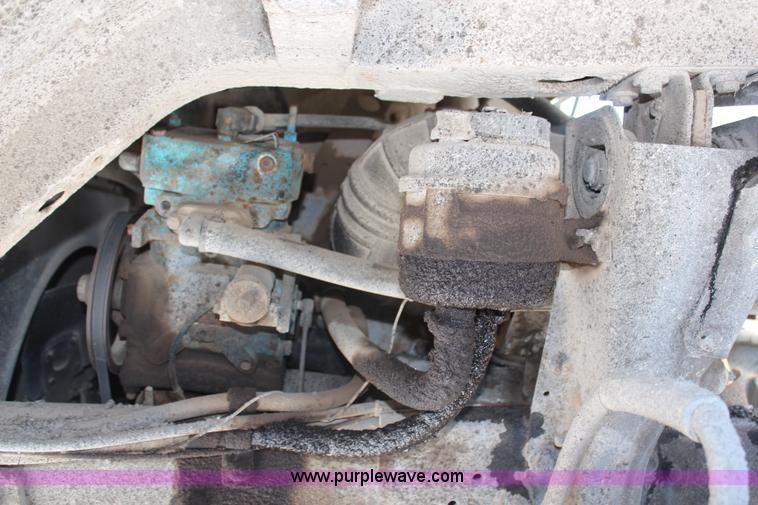 image for item H1328 1988 Ford Cargo 8000 oil distribution truck