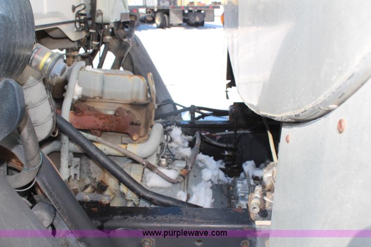 image for item H1328 1988 Ford Cargo 8000 oil distribution truck