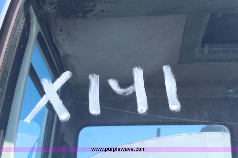 image for item H1328 1988 Ford Cargo 8000 oil distribution truck