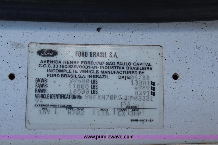 image for item H1328 1988 Ford Cargo 8000 oil distribution truck