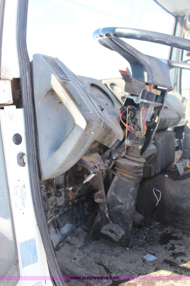 image for item H1328 1988 Ford Cargo 8000 oil distribution truck