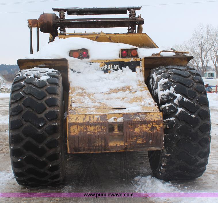 image for item H1333 1988 Caterpillar 615C scraper