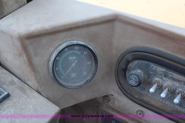 image for item H1333 1988 Caterpillar 615C scraper