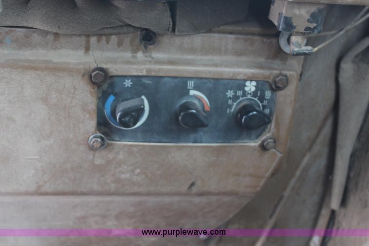 image for item H1333 1988 Caterpillar 615C scraper