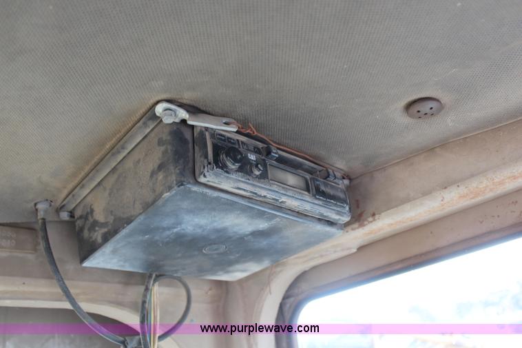 image for item H1333 1988 Caterpillar 615C scraper