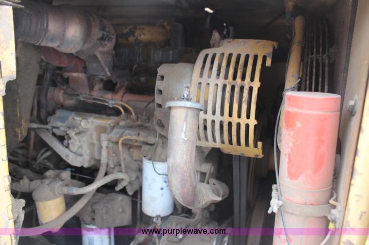 image for item H1333 1988 Caterpillar 615C scraper