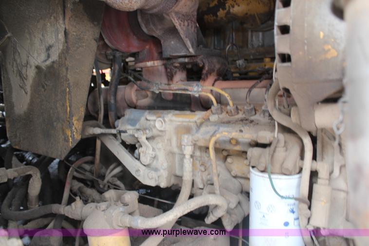 image for item H1333 1988 Caterpillar 615C scraper