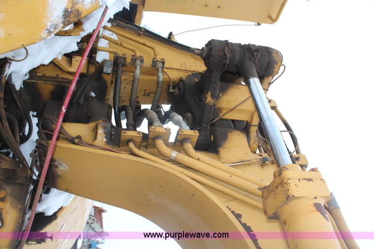 image for item H1333 1988 Caterpillar 615C scraper