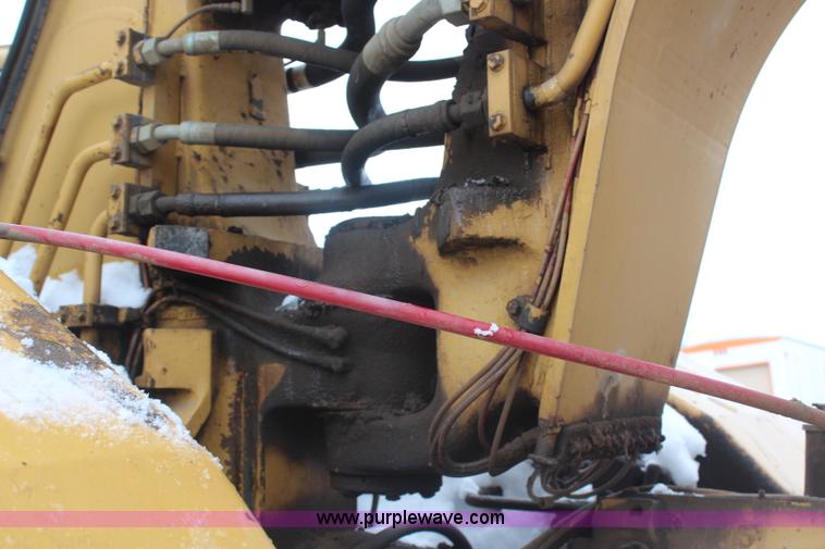 image for item H1333 1988 Caterpillar 615C scraper