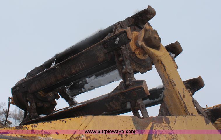 image for item H1333 1988 Caterpillar 615C scraper