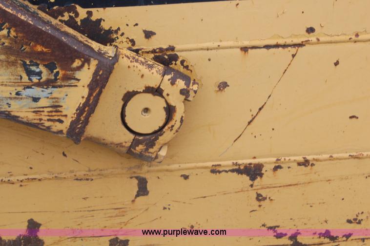 image for item H1333 1988 Caterpillar 615C scraper