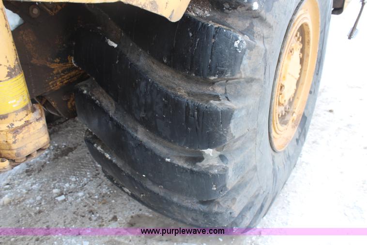 image for item H1333 1988 Caterpillar 615C scraper