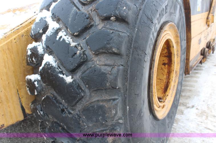 image for item H1333 1988 Caterpillar 615C scraper