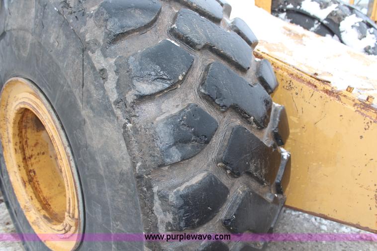 image for item H1333 1988 Caterpillar 615C scraper