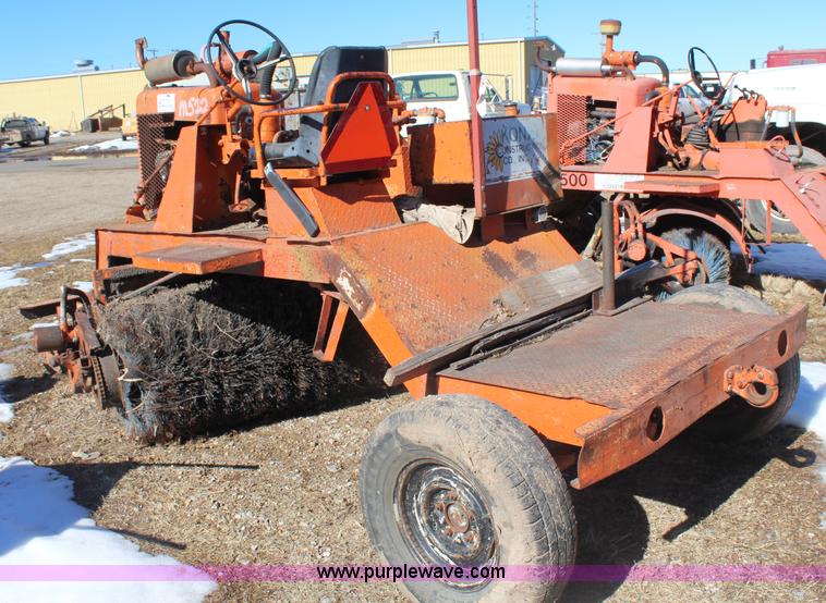 image for item H1351 Broce Broom