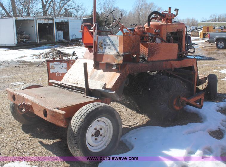 image for item H1351 Broce Broom