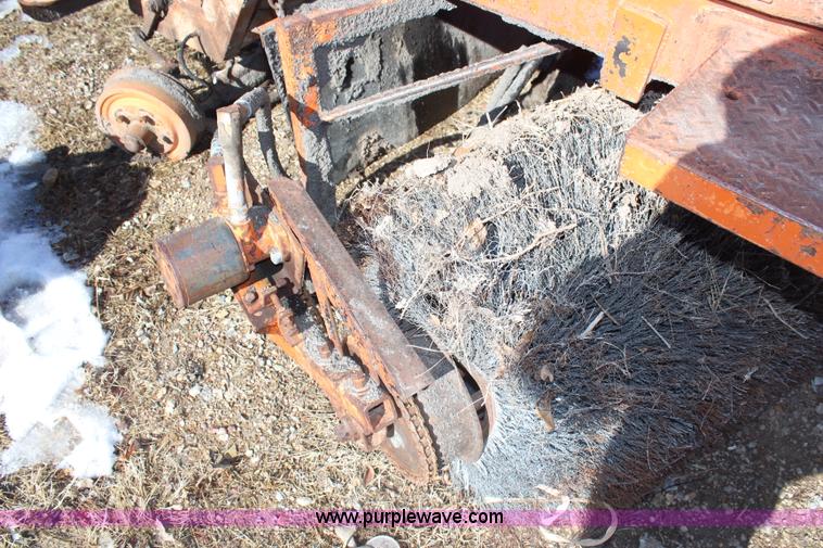 image for item H1351 Broce Broom